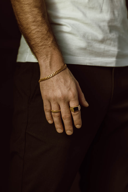 There have been gold jewelry trends for years, but what about men's jewelry? - STEEL & BARNETT