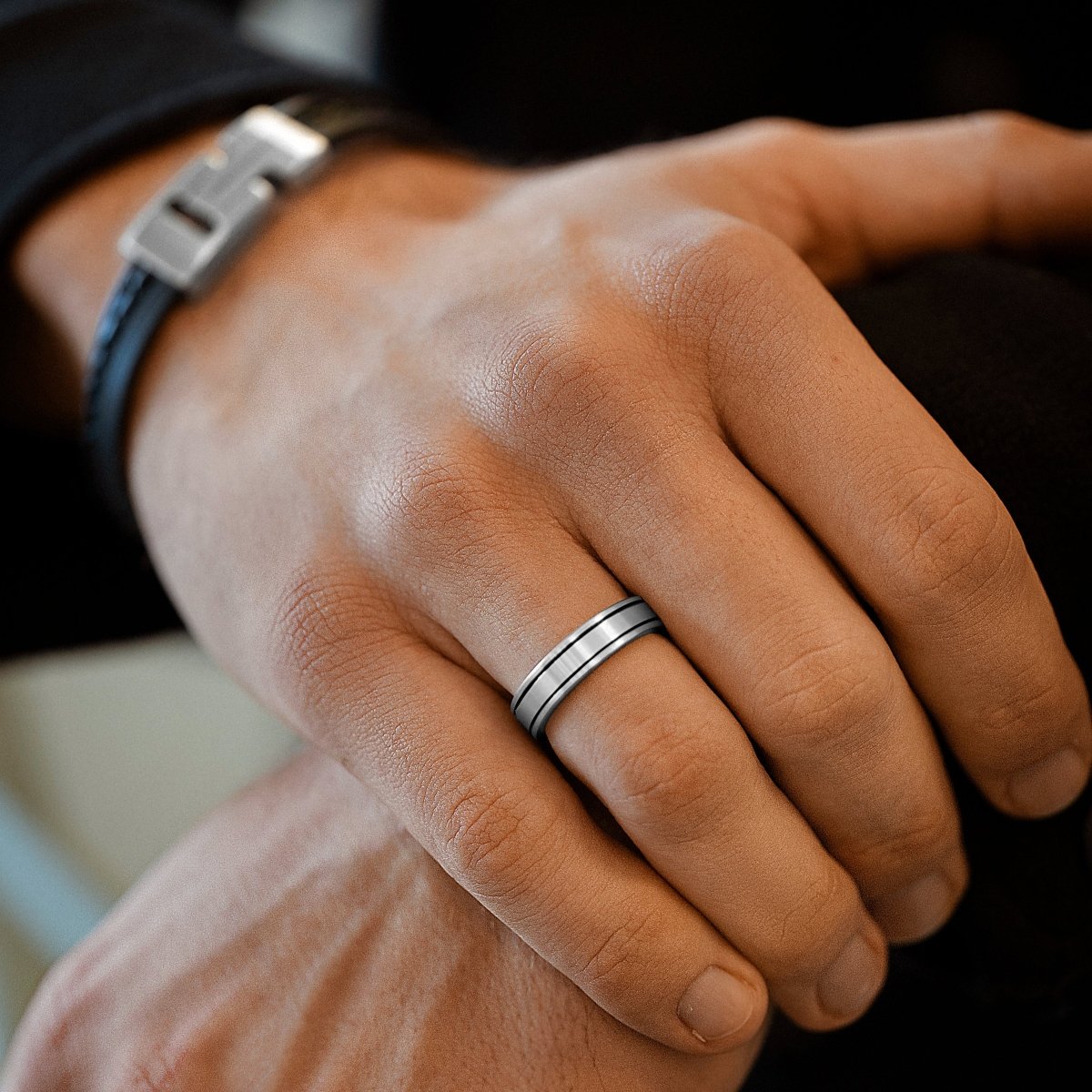 stainless-steel-band-ring-on-finger